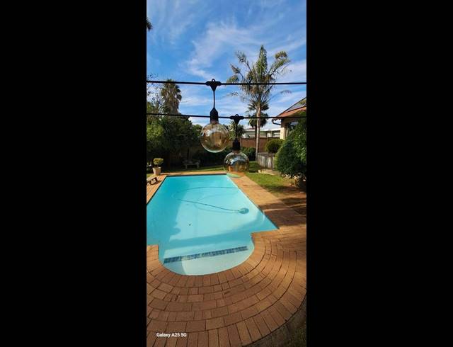 4 BEDROOM HOUSE FOR SALE IN SILVERFIELDS PARK